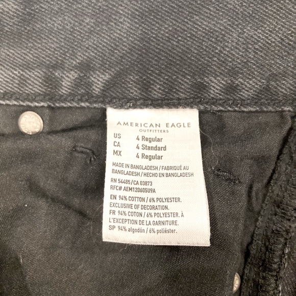 American Eagle Distressed Highwaisted Mom Jeans 4R - Picture 5 of 16